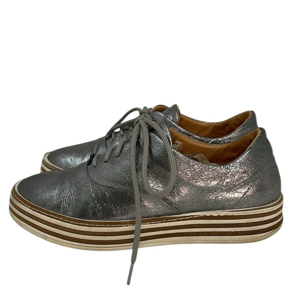 Gidigio Shoes Metallic Silver Sneakers Lace Up Leather Size 38 or 8 - Picture 3 of 13
